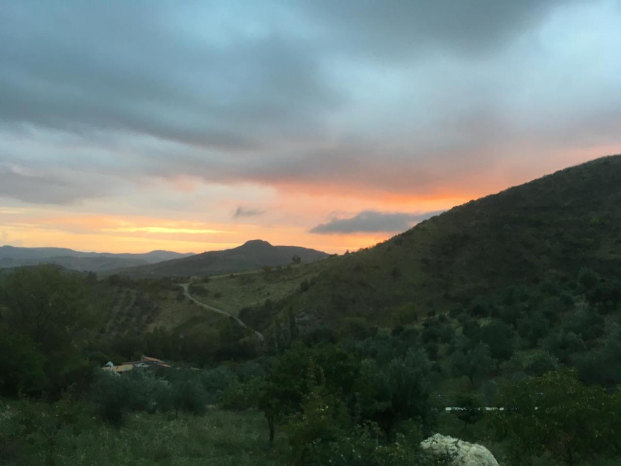 Agriturismo Gelso Castellana Sicula Εξωτερικό φωτογραφία